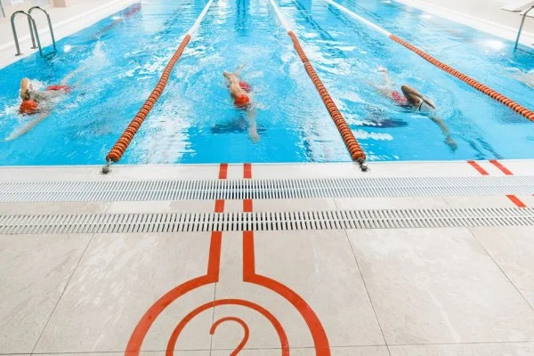 swimming pool race lanes